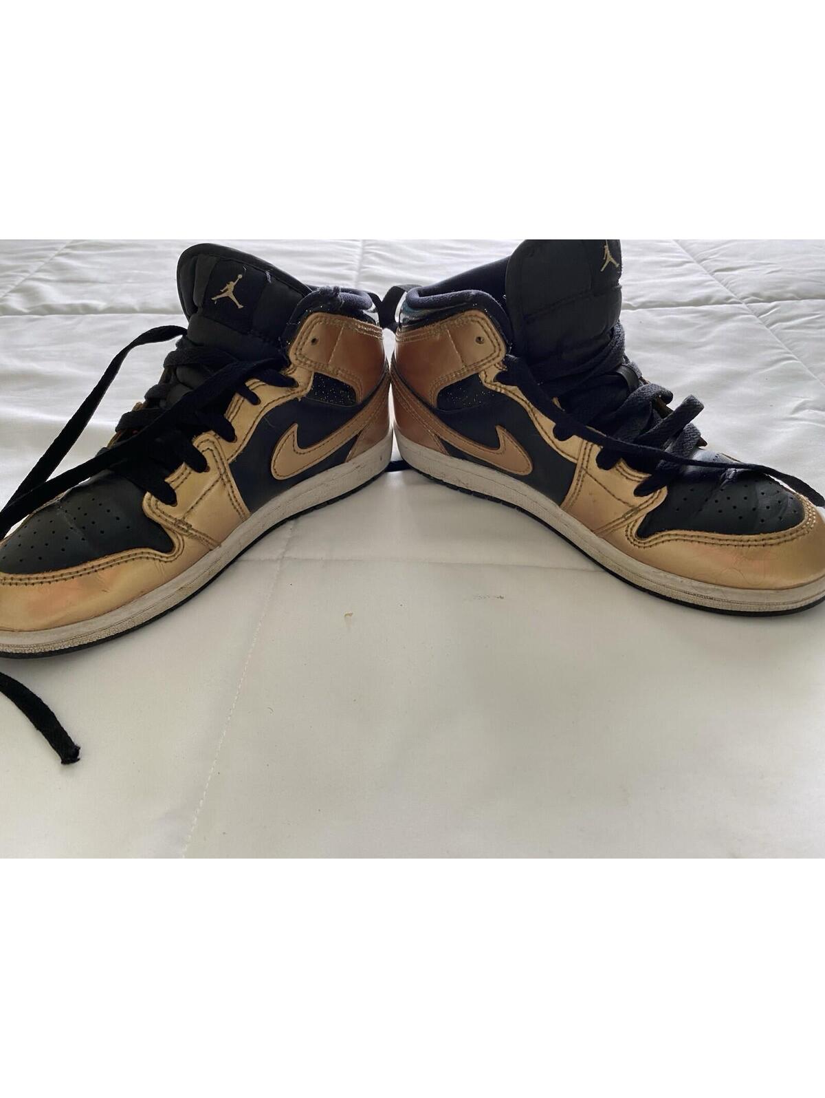 Jordan Air Jordan 1 Mid Top Leather Sneakers Black/Metallic Gold In Size 3y